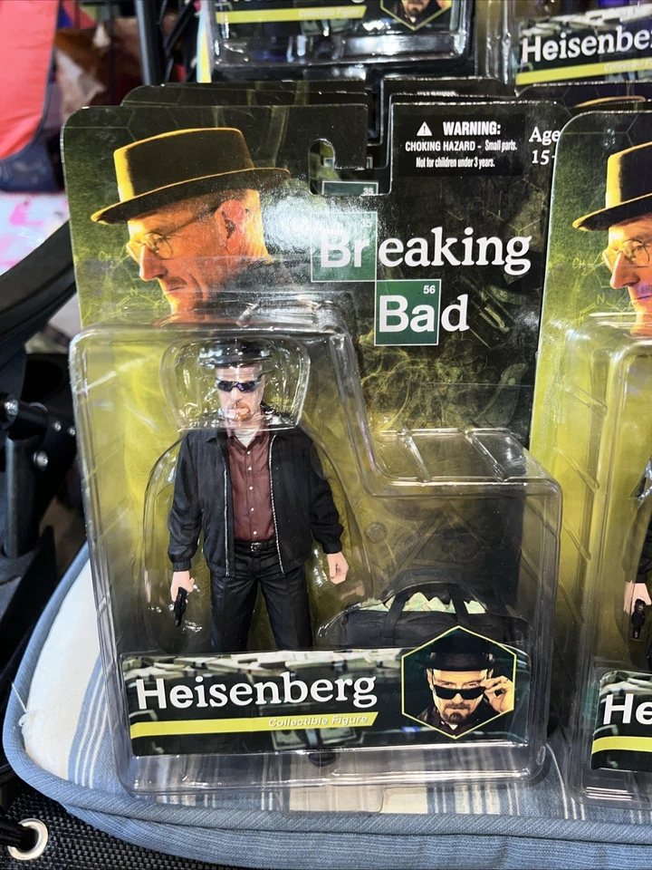 Mezco Toys Breaking Bad Heisenberg Walter 白色人偶黑色夹克 — 第 2/4 张图片