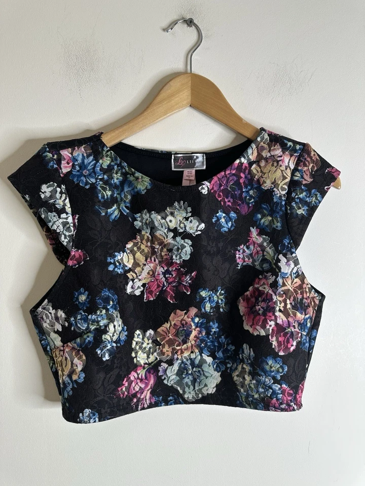 Lipsy Top Size 12 Blouse Floral Slit Back vent Cap Sleeve Black Pink Cropped - Image 2 of 4