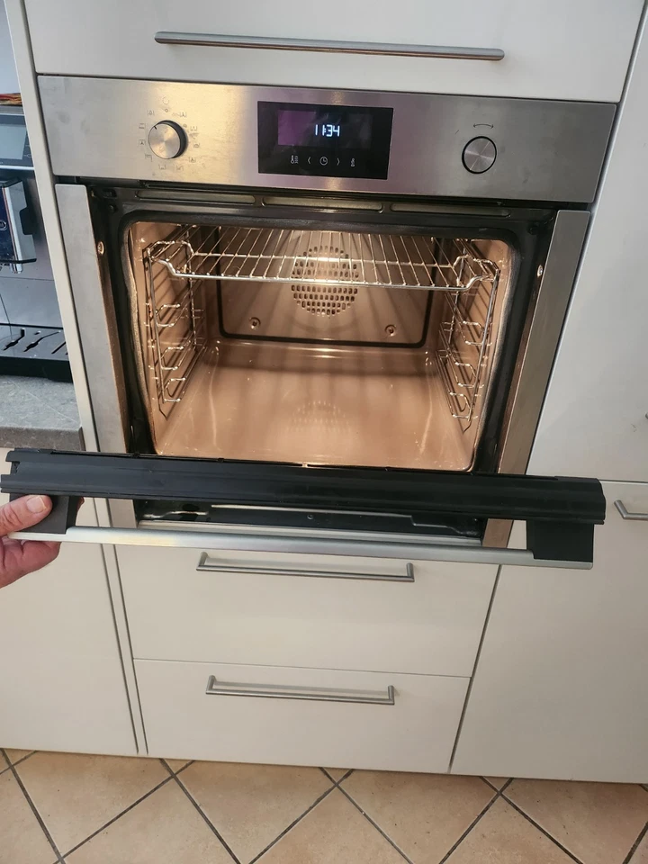 Neff Einbaubackofen B6CCH7A.0 60cm Breit 2 Jahre alt, nur Abholung  - Bild 4 von 4