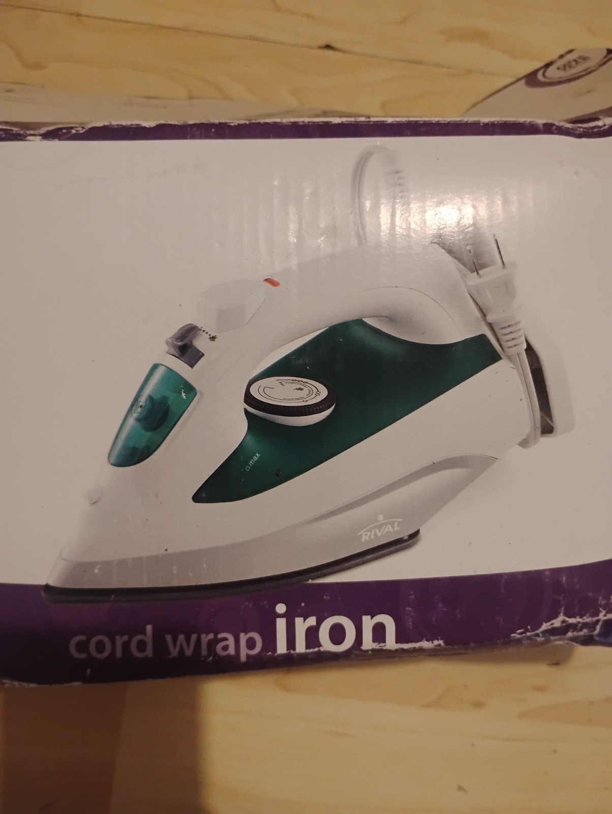 RIVAL Cord Wrap Iron~~Steam Control~~Spray Function~~Tempera