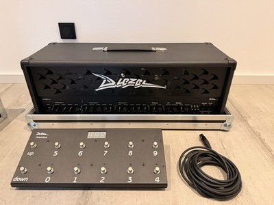 Diezel Herbert MK III mit Thon Flight Case & Diezel Columbus Midi Fussleiste