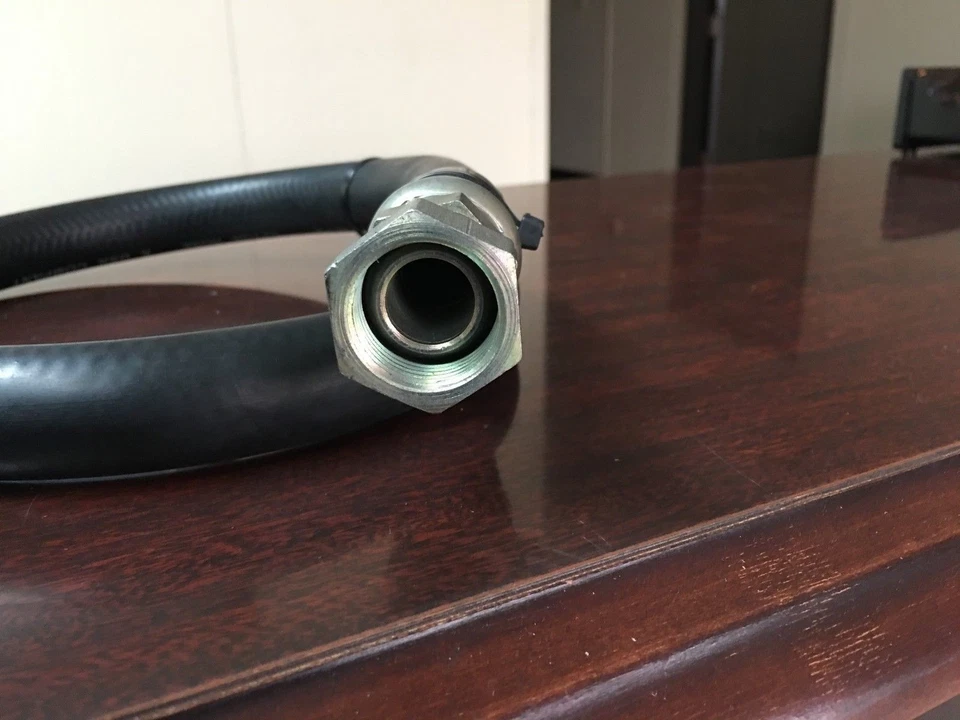 Compressed Air Jumper Hose 3/4" MPT  With Female Swivel 300 P.S.I. 2-feet Hose  - Image 3 of 3