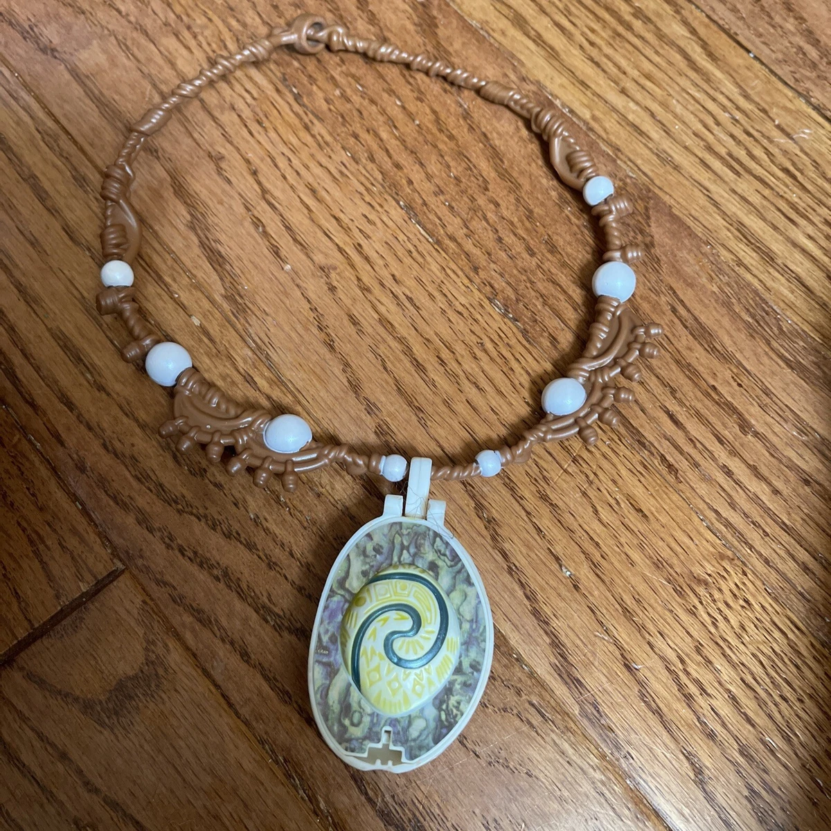 Disney Moana s Magical Light up Necklace Toy Glowing Sea Shell