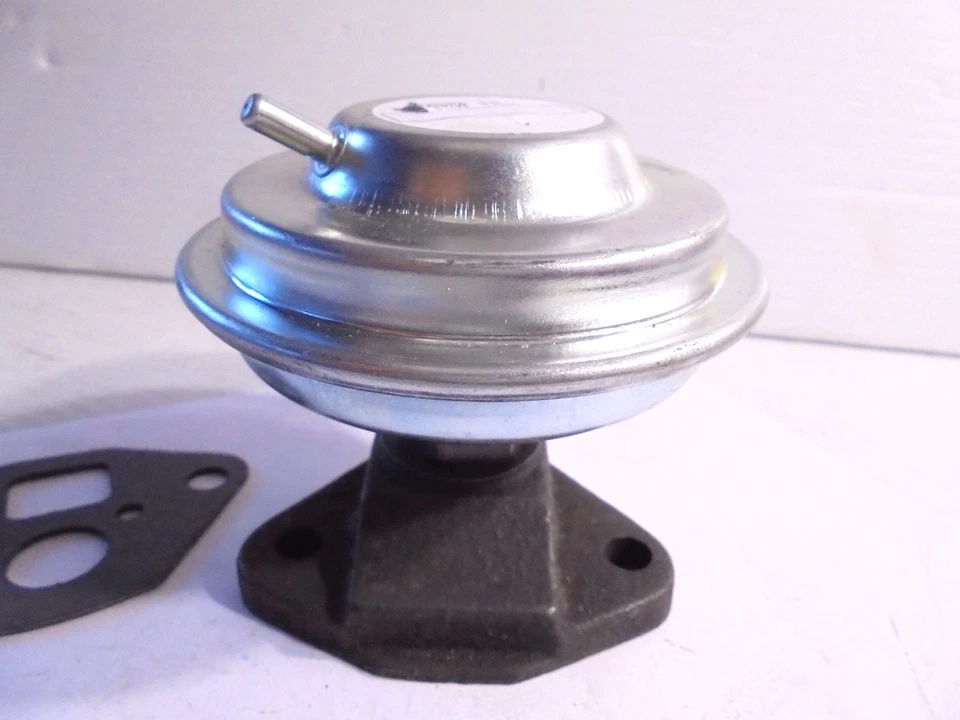 Válvula EGR BWD EGR1211 JEEP CJ5 CJ7 81 82 84-86 Foto 2 de 4