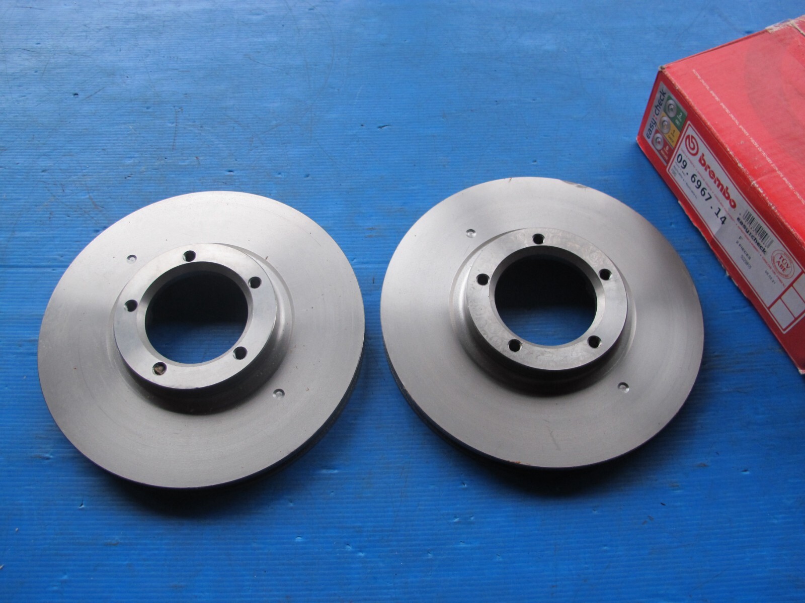 Disques de freins avant Brembo pour sécuriser le Ford Transit 115 chargé