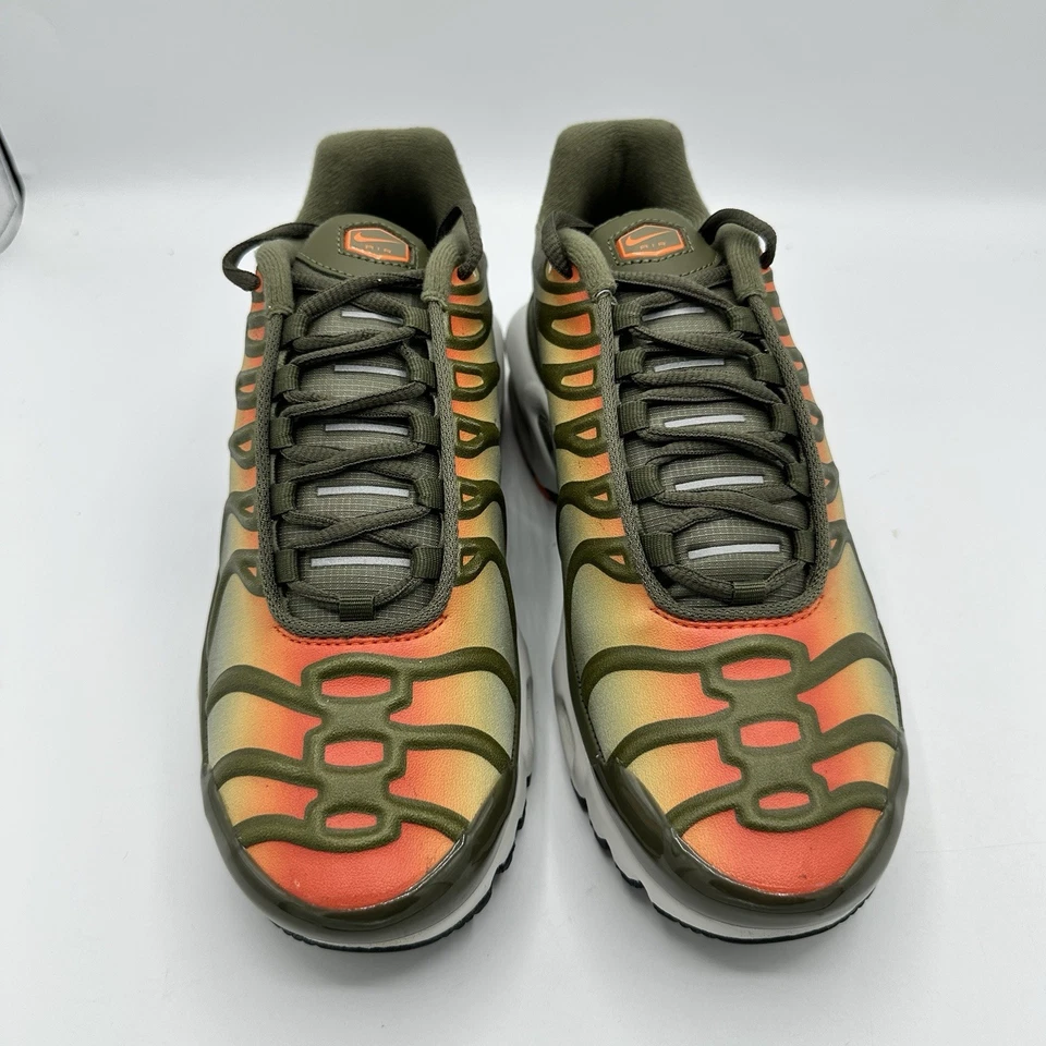 Nike W Air Max Plus SE verde oliva metálico plateado FZ1462 para mujer talla 7 Foto 2 de 4