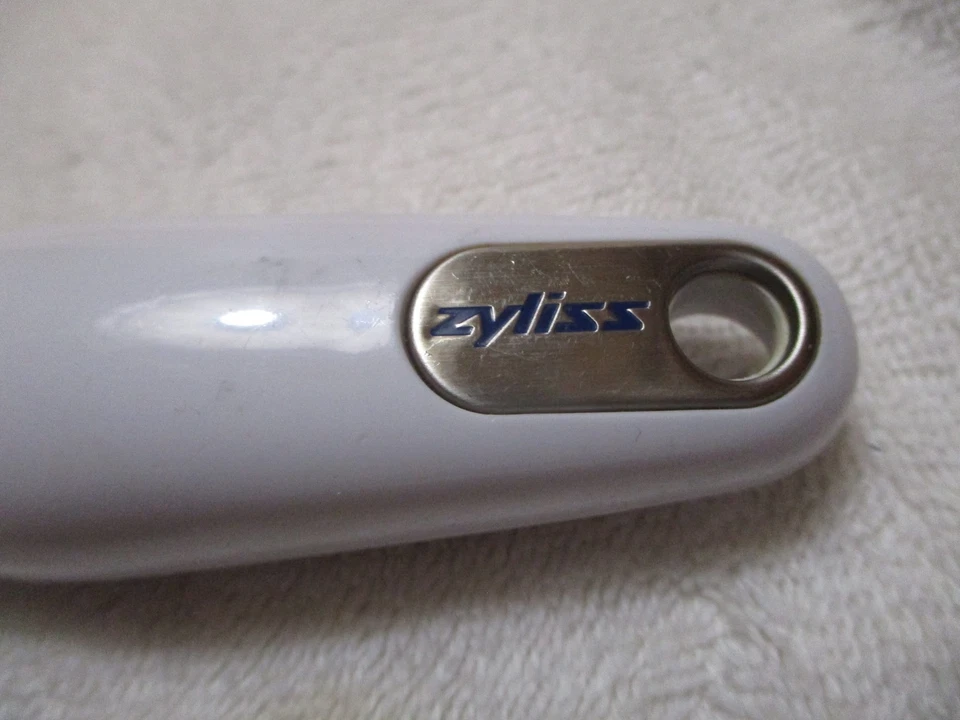 Cuchara crema Zyliss LCE ~ ponderada ergonómica equilibrada con mango blanco Foto 2 de 3