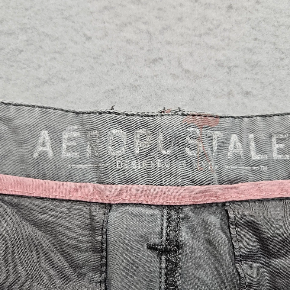 Aeropostale Flamingo Print Bermuda Shorts Womens 28 Gray Mid Rise Stretch Modest — 第 4/4 张图片