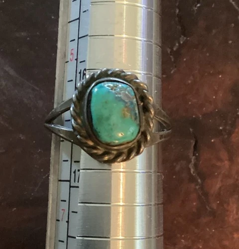 Vintage Native American Silver & Turquoise Ring
