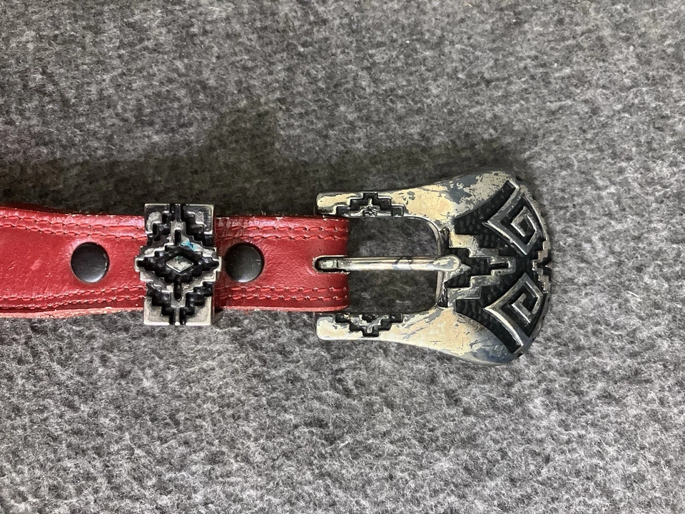 De Colección Cinturón Rojo Occidental Nocona Para Mujer Mediano 31-33” Plateado Hebilla Azteca HECHO EN EE. UU. Foto 2 de 4