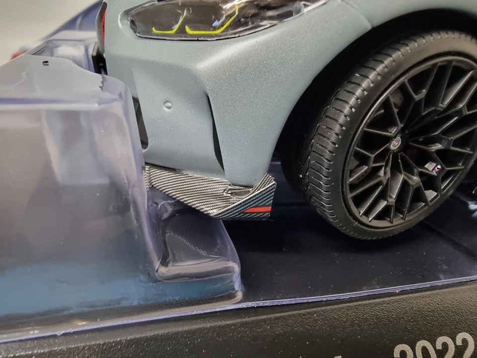 NEW MINICHAMPS BMW MINIATURE M4 CSL G82 BROOKLYN GREY 1:18 80435B308D1 - Image 4 of 4