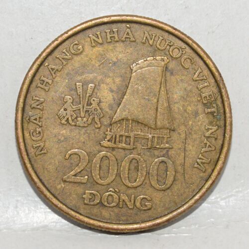 2003 Vietnam 2000 Dong World Coin - KM# 75