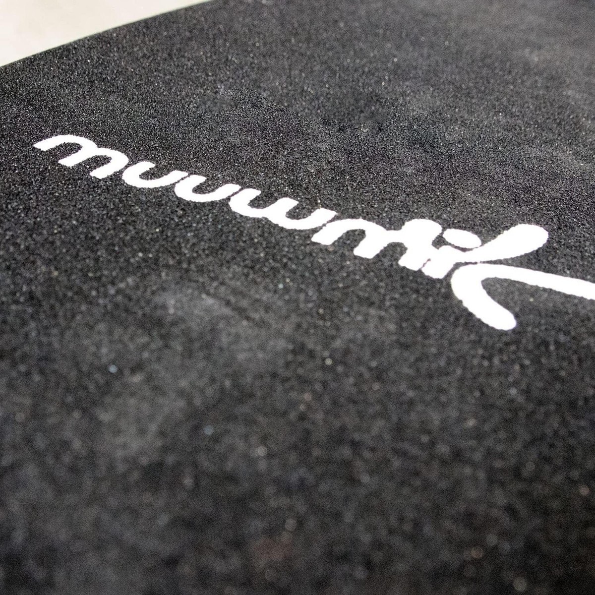 Longboard Muuwmi ABEC 7 de segunda mano por 40 EUR en Bilbao en WALLAPOP