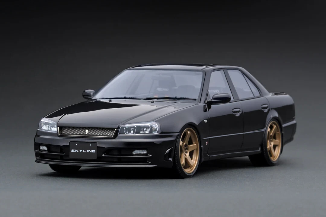Nissan Skyline 25GT Turbo ER34イグニッションモデル IG2347 1/18 Nissan Skyline 2000 RS-Turbo (R30) Red/Black