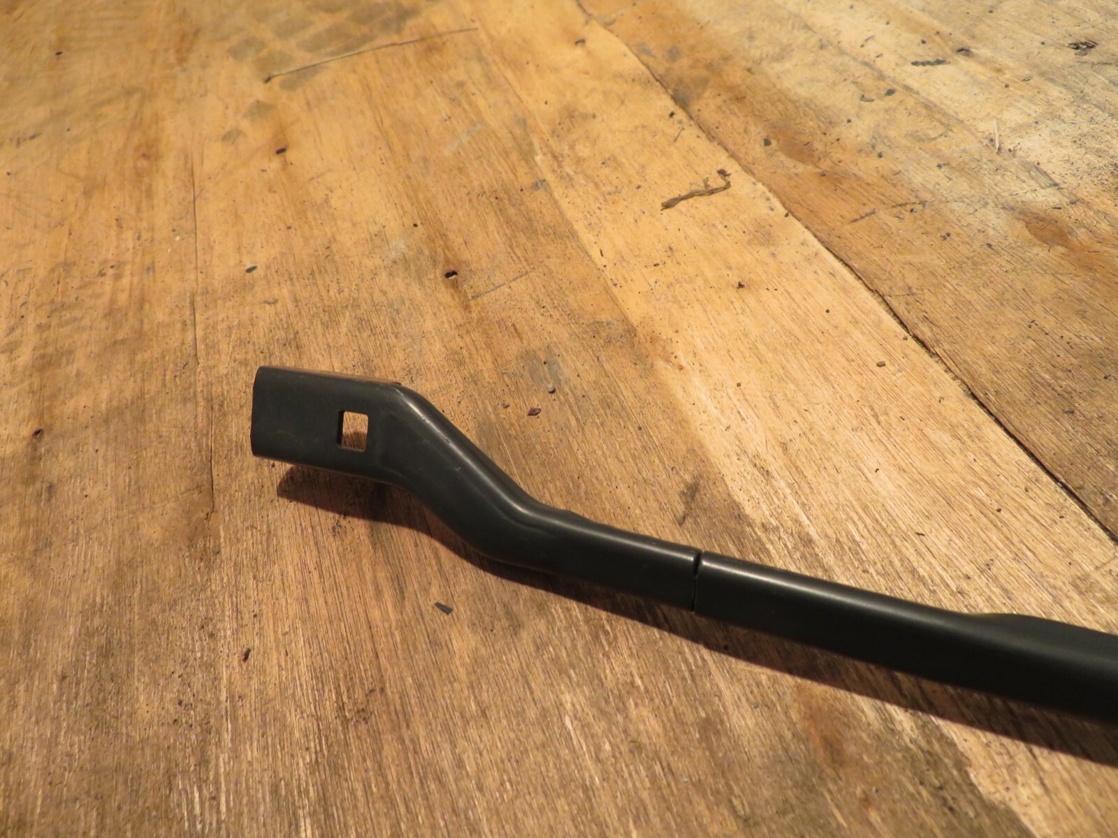 2014-2019 MASERATI GHIBLI SQ4 WINDSHIELD WIPER RIGHT PASSENGER ARM LINK OEM