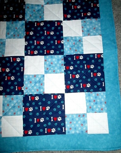 Dog Handmade Quilt Rescue Shelter Gift Blanket Bedding Bones Paws Love Hearts - Picture 2 of 4