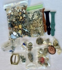 Jewelry Maker  s Craft Lot Beads, pendants, parts  pieces 2lbs 2oz Metal Glass