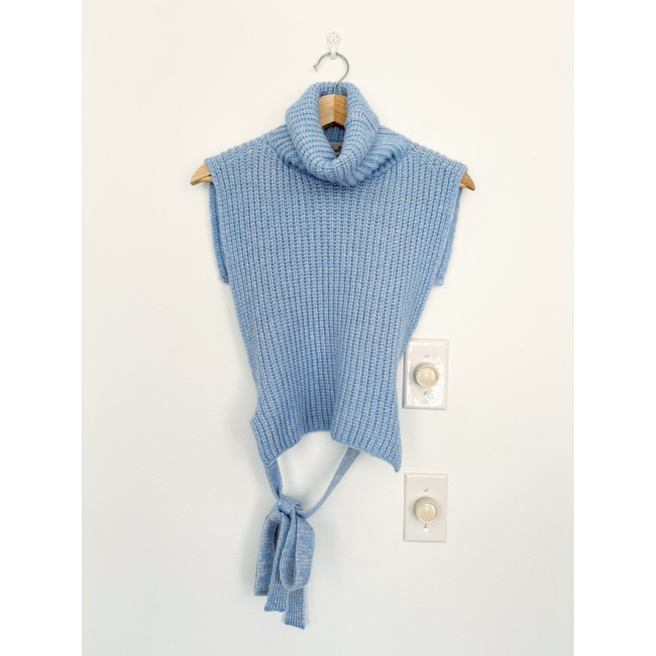 Baum Und Pferdgarten || Laura Open Tie Back Sweater Vest Dickey Turtleneck Blue image 3