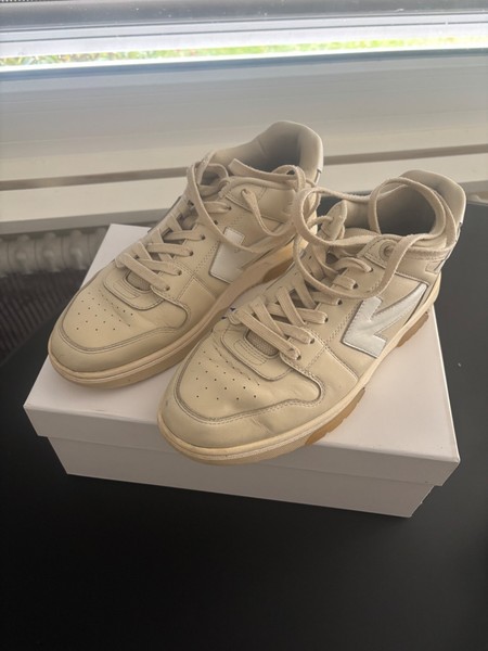 Off White Sneaker Gr. 41 getragen