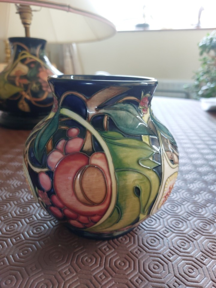 Moorcroft Pottery Lamp & 2 Vases Queens Choice eBay