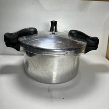 Philippe Richard 5 Quart Aluminum Pressure Cooker, Safety Lock/Valve Y22-400