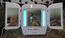 JERDON JGL10W Tri-Fold Lighted Makeup Mirror + 5x Magnification 4 Light Settings