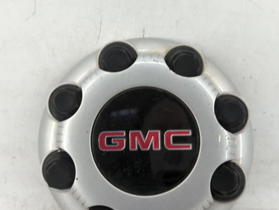 Chevrolet Silverado 2500 2010 llanta tapa central blanca GFSPA Foto 3 de 4