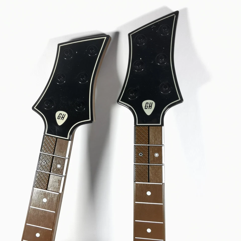 2 Guitar Hero Wireless Guitar Controllers PS3 PS4 Xbox 360 One Wii U No Dongle - Image 2 of 4