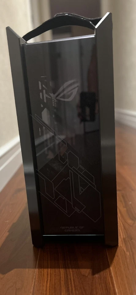 Estuche para computadora ASUS ROG Strix Helios GX601 RGB - negro Foto 2 de 4