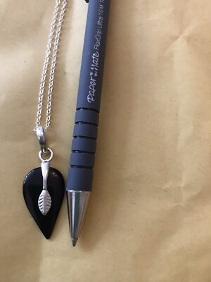 Schwarzer Onyx Modernist 925 Silber Anhänger und Kette 20''. Blattdesign. UK VERKÄUFER. NEU