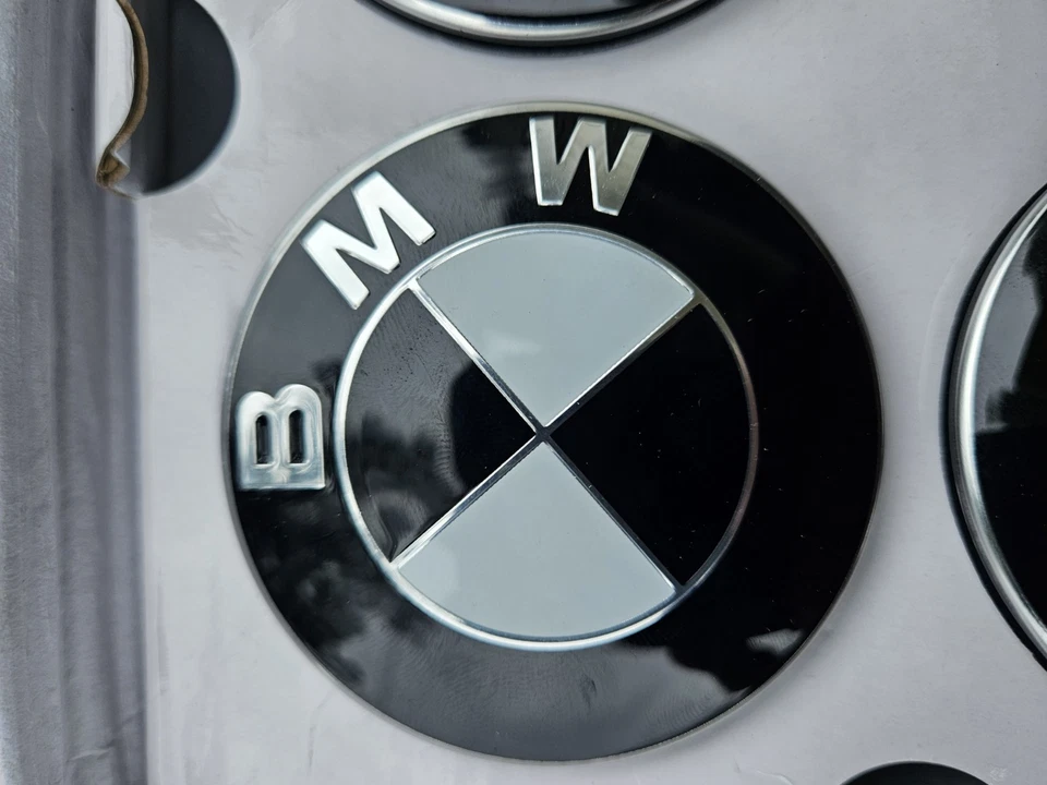 黑白宝马 68 毫米浮动车轮中心盖 5x120 E90 E46 X5 F80 M3 M4 M5  — 第 3/3 张图片