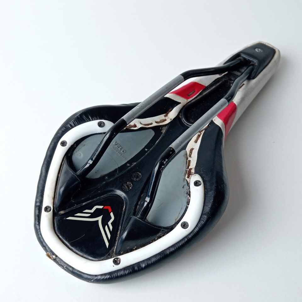 Felt Q720 Ergonomic Hybrid Bike Seat Dual Density Padding Off White Pre