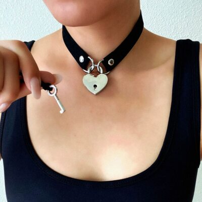 Gothic Punk Heart Lock Velvety Choker 