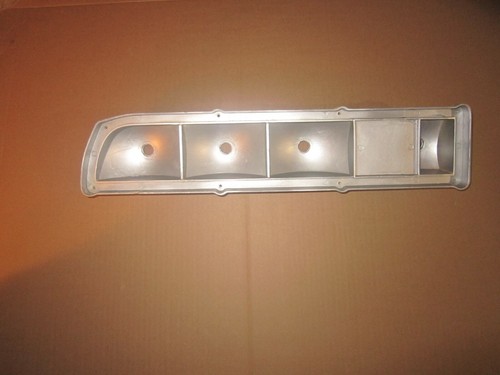 Carcasa de luz trasera lado del conductor Mercury Cougar xr7 71 72 OEM FoMoCo - Imagen 3 de 10