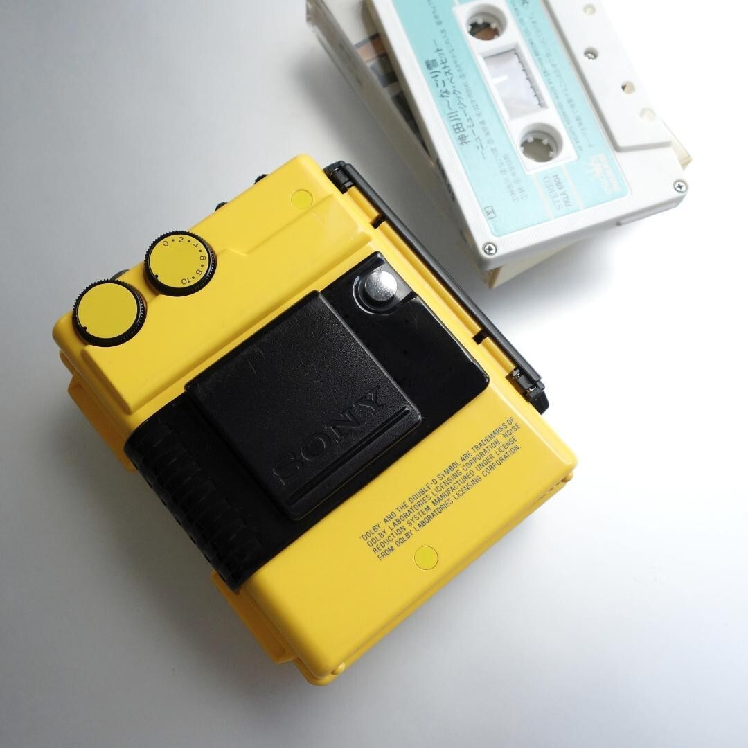Sony WM-F75 Yellow High sound quality WALKMAN FM AM Stereo