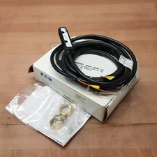 Eaton 12155AF09D10 Prism Photoelectric Sensor, 20ft Sync, 9' Cable - NEW