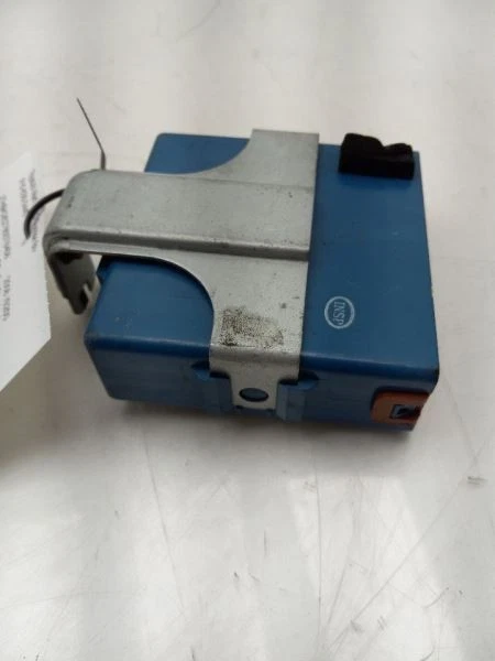 06-15 LEXUS IS250 2.5L 2WD AT TPMS CONTROL MODULE ECM - Image 3 of 4