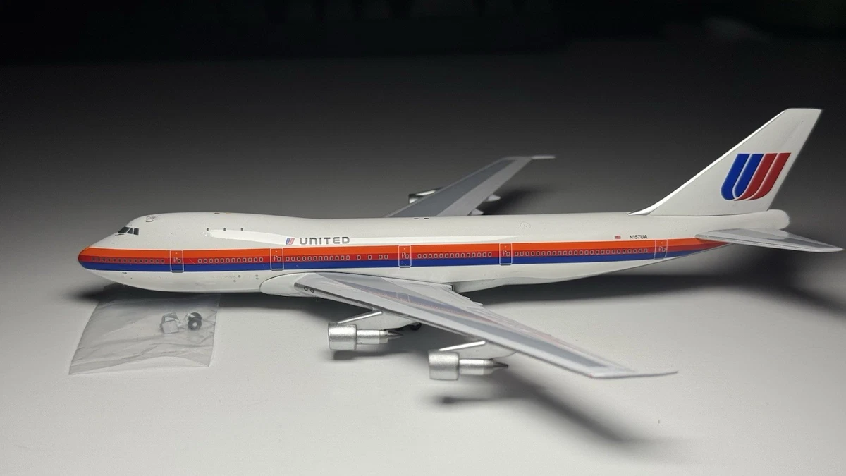 AeroClassics Boeing 747 1:400 Contemporary Diecast Aircraft