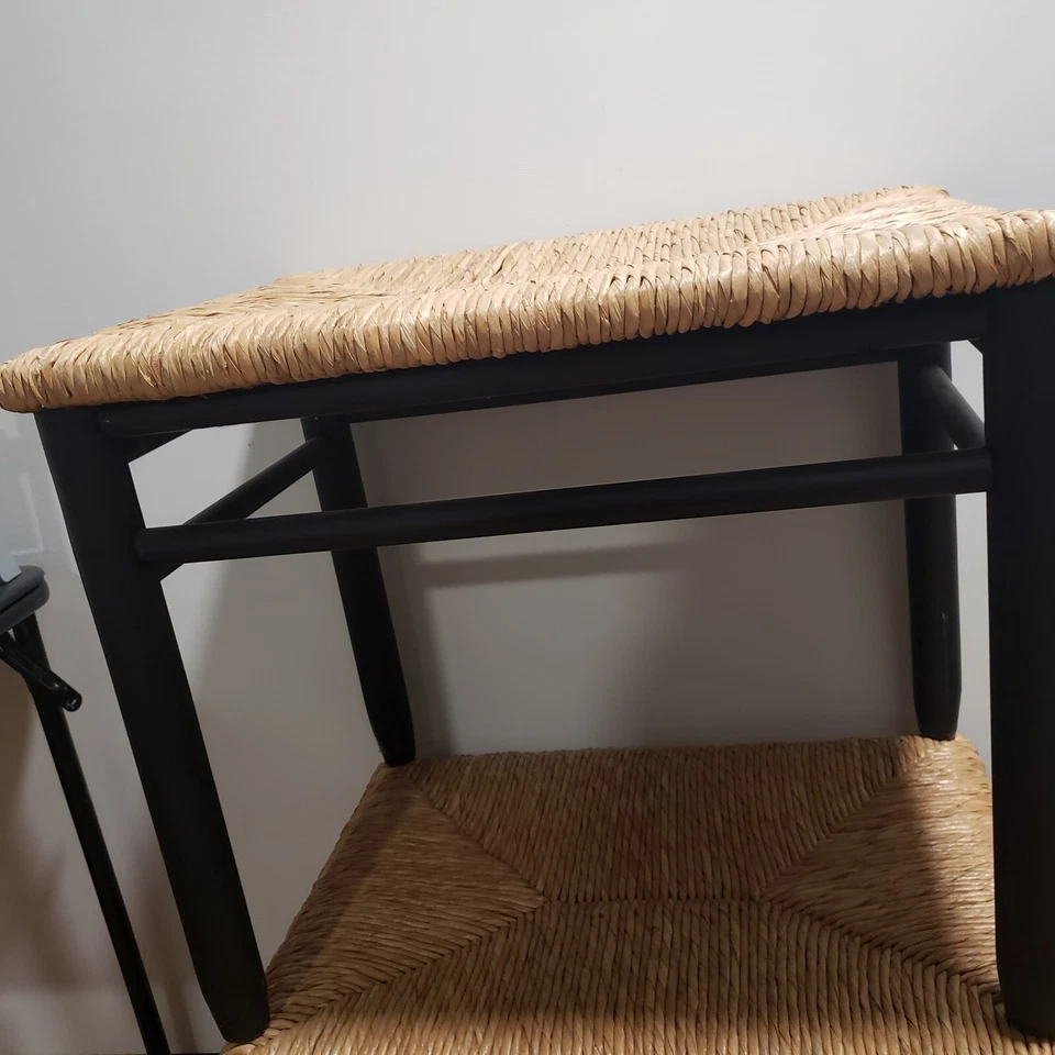 Taburetes Rush Foot, Juego de 2, patas pintadas, recogida local. Casa para no fumadores Foto 3 de 3