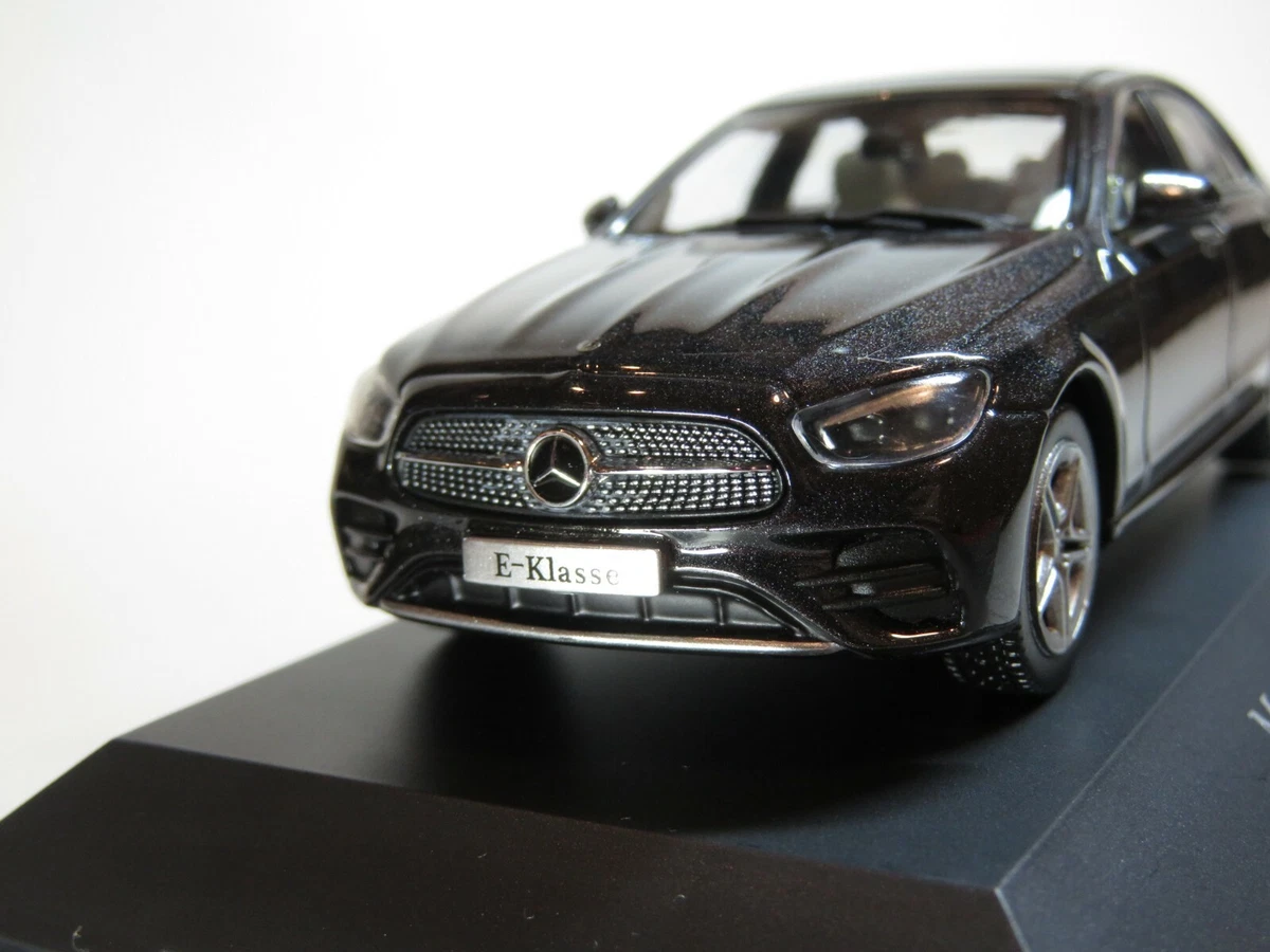 1/43 Mercedes-Benz E-Class W213 (2019) diecast - dealer version