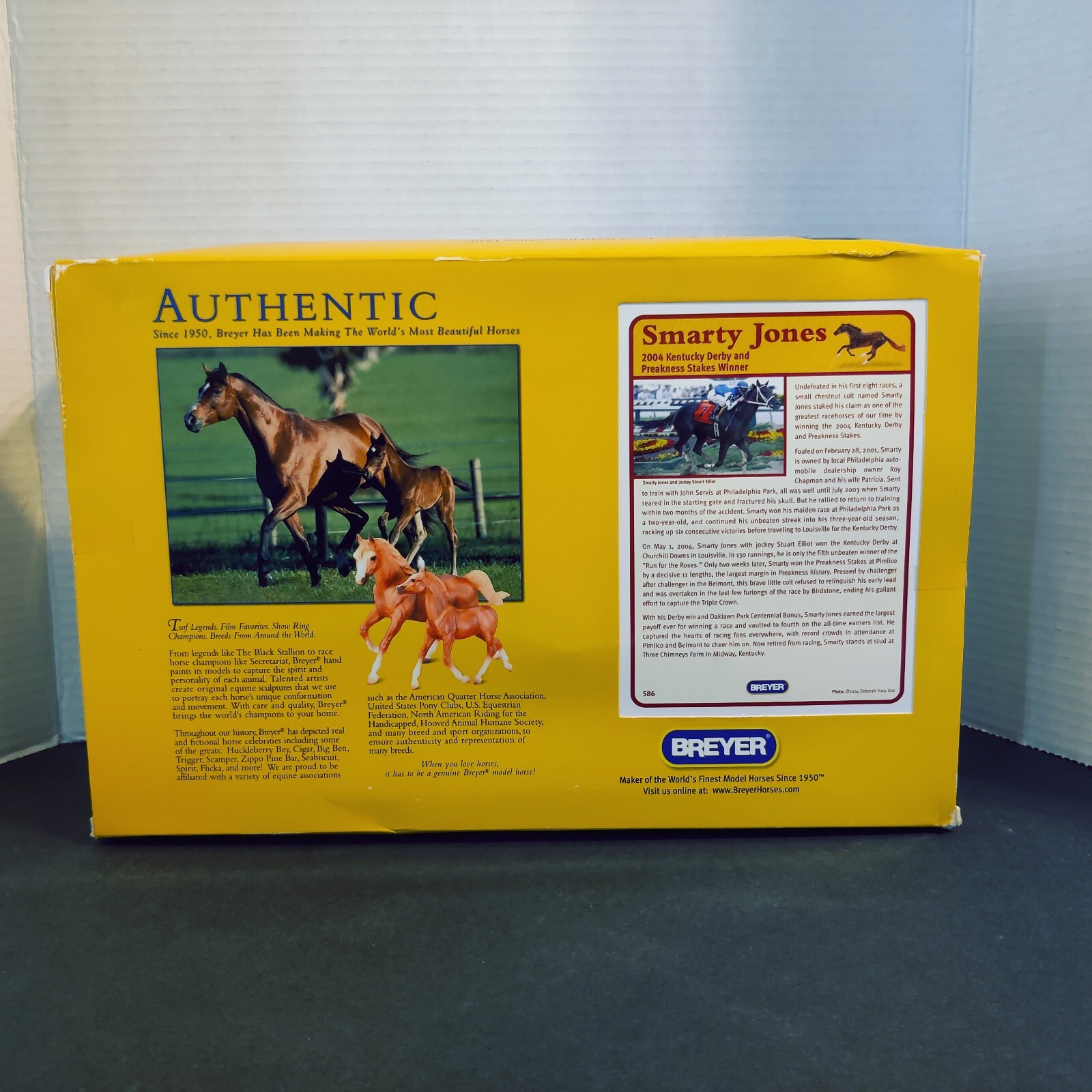 NIB Breyer Horse 2004 Kentucky Derby Preakness Stakes Winner 586