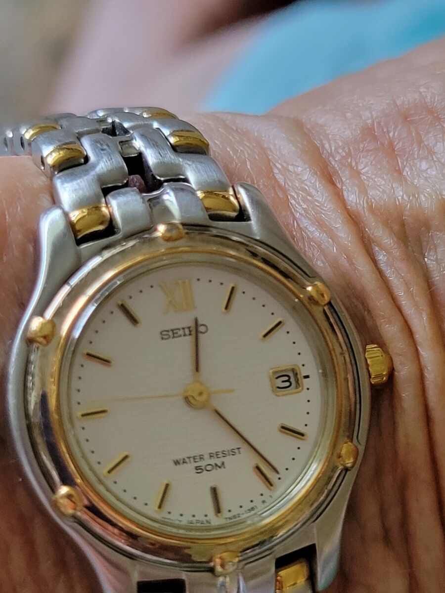 Vintage 1995 SEIKO “Sports 50” 5 Bar Women's 27mm Quartz Vintage 1995 SEIKO “Sports 50” 5 Bar Women's 27mm Quartz