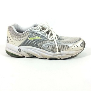 brooks ariel size 9