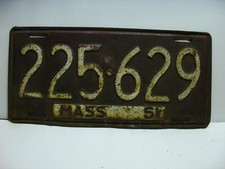 1951  Massachusetts License Plate  225 - 629       Vintage   as4071