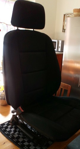 Autositz BMW Fahrerseite  E30 Compact