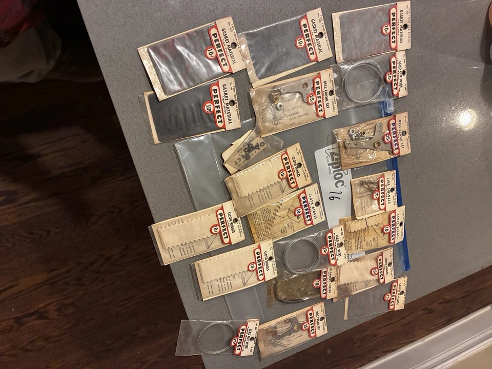 17. Großes Lot NOS Perfect Hardware C/L Stunt R/C Modellflugzeug Balsa Bausatz