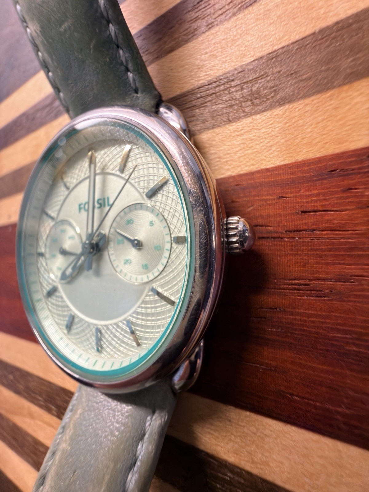 FOSSIL MULTIFUNCTION – SILVER TEXTURED DIAL + TEA… - image 2