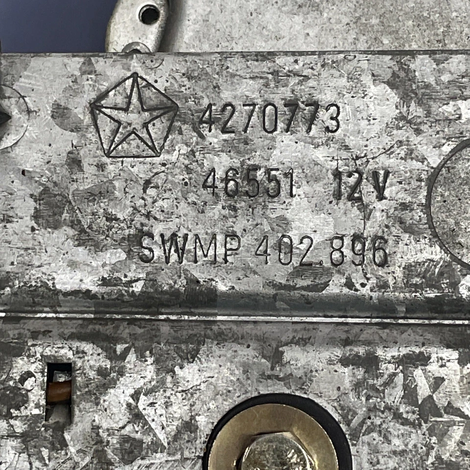 Motor limpiaparabrisas escotilla trasera Chrysler LeBaron & Dodge Lancer 1985-1989 Foto 3 de 4