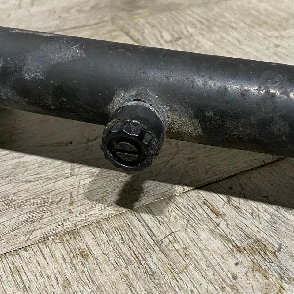 Tubo de suministro de refrigerante AUDI A4 QUATTRO (2002-2006) - Colector de admisión GENUINO  Foto 4 de 4