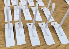 16ct Slatwall Pegs Metal Hooks 4" White  Pre-Owned Peg Hook Slat Wall